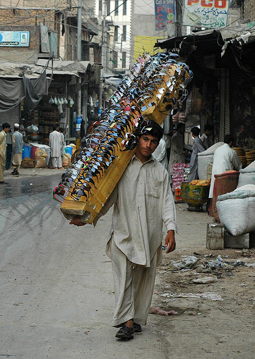 Peshawar, sprzedawca okularów (Indie, Pakistan 2007, część druga)